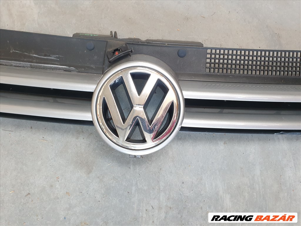 Volkswagen Golf IV hűtőrács LD7V színkóddal  3. kép
