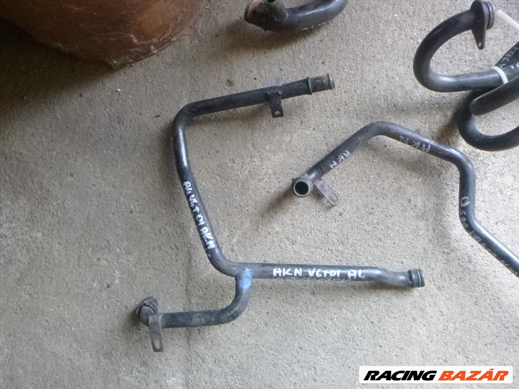 Audi A4 (B5 - 8D) 2,5, V6 TDI AKN MOTORRA FÉM vízcső motorblokk oldalán  2. kép