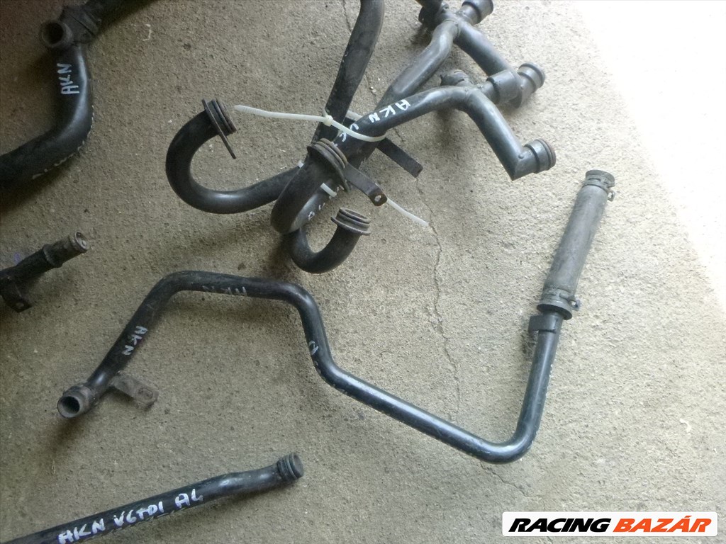 Audi A4 (B5 - 8D) 2,5, V6 TDI AKN MOTORRA FÉM vízcső motorblokk oldalán  3. kép