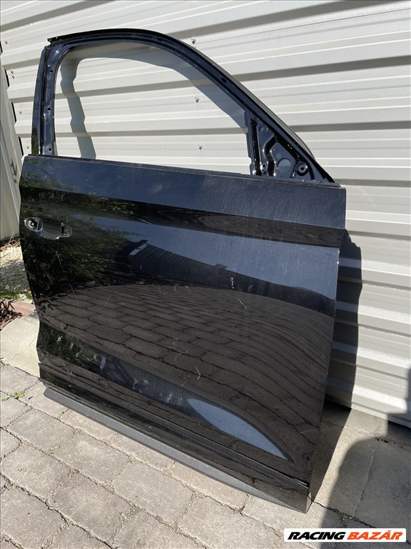 Skoda Karoq jobb első ajtó  2. kép