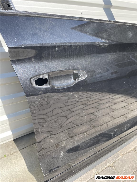Skoda Karoq jobb első ajtó  4. kép