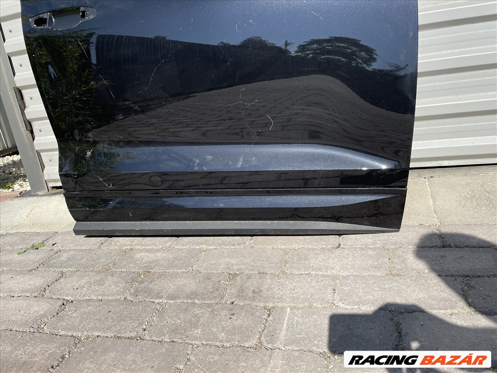 Skoda Karoq jobb első ajtó  5. kép