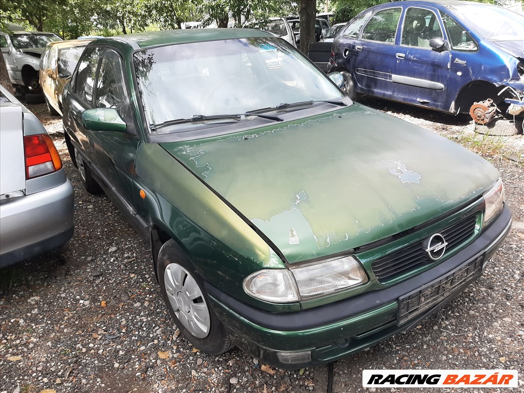 Opel Astra F bontott alkatrészei 1. kép