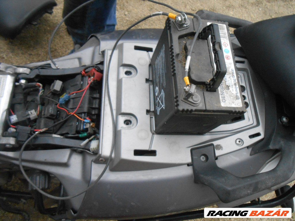 APRILIA ETV 1000 CAPONORD,ABS,2006-OS,OSZTRÁK,ENYHÉN SÉRŰLTEN BONTÓDIK TAPOLCÁN 82. kép
