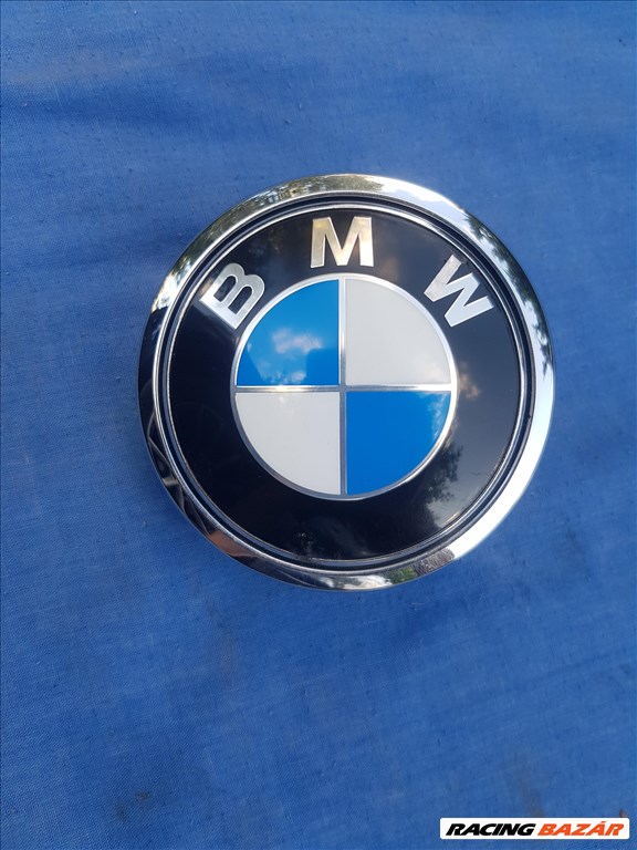 BMW 1-es sorozat E81, E87, E87 LCI csomagtérnyitó gomb mikrokapcsolóval, hátsó emblém 1. kép