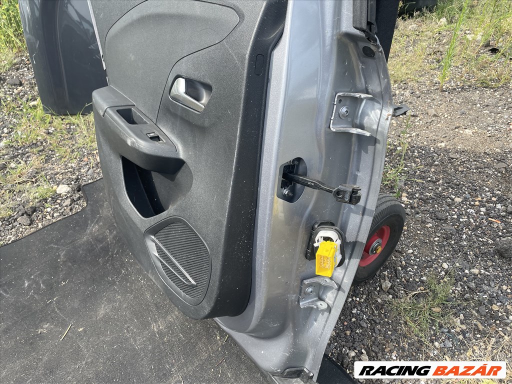 Opel Corsa F bal hátsó ajtó  4. kép