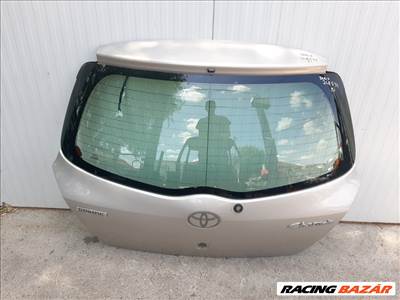 Toyota Yaris (XP90) csomagtérajtó
