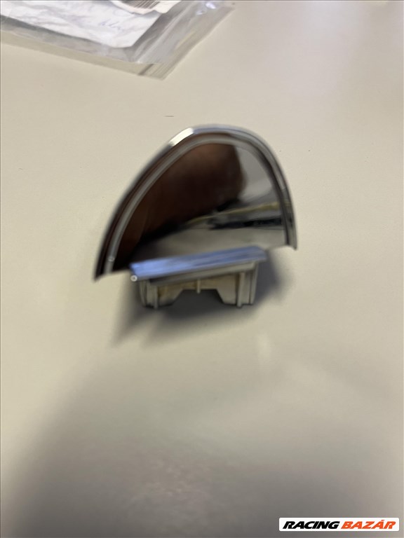 Kia Sorento (UM) KIA Sorento jobb hátsó kilincs takaró 2019 1. kép
