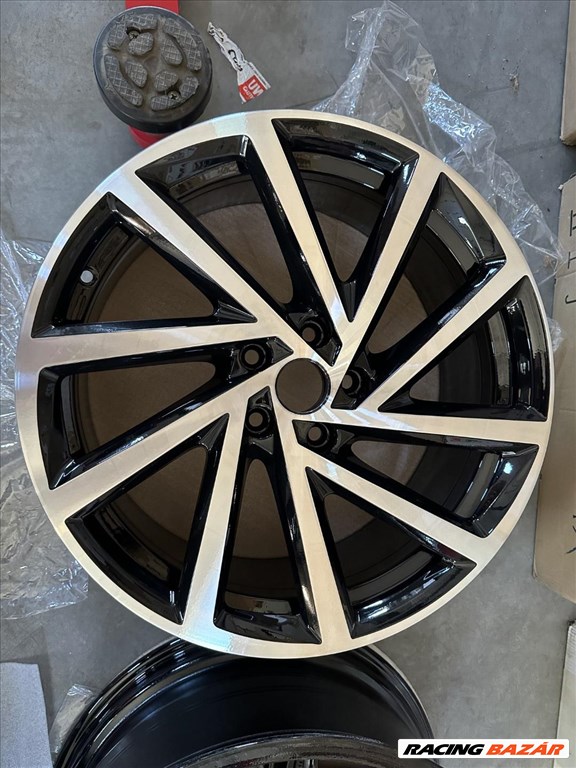 R19 Original volkswagen 8J ET50 - 5G0601025DB 1 Darab alufelni  1. kép