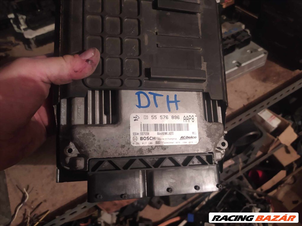 Opel Astra J Motorvezérlő 2.0 CDTI 55576896 ECU 0281017106 1. kép