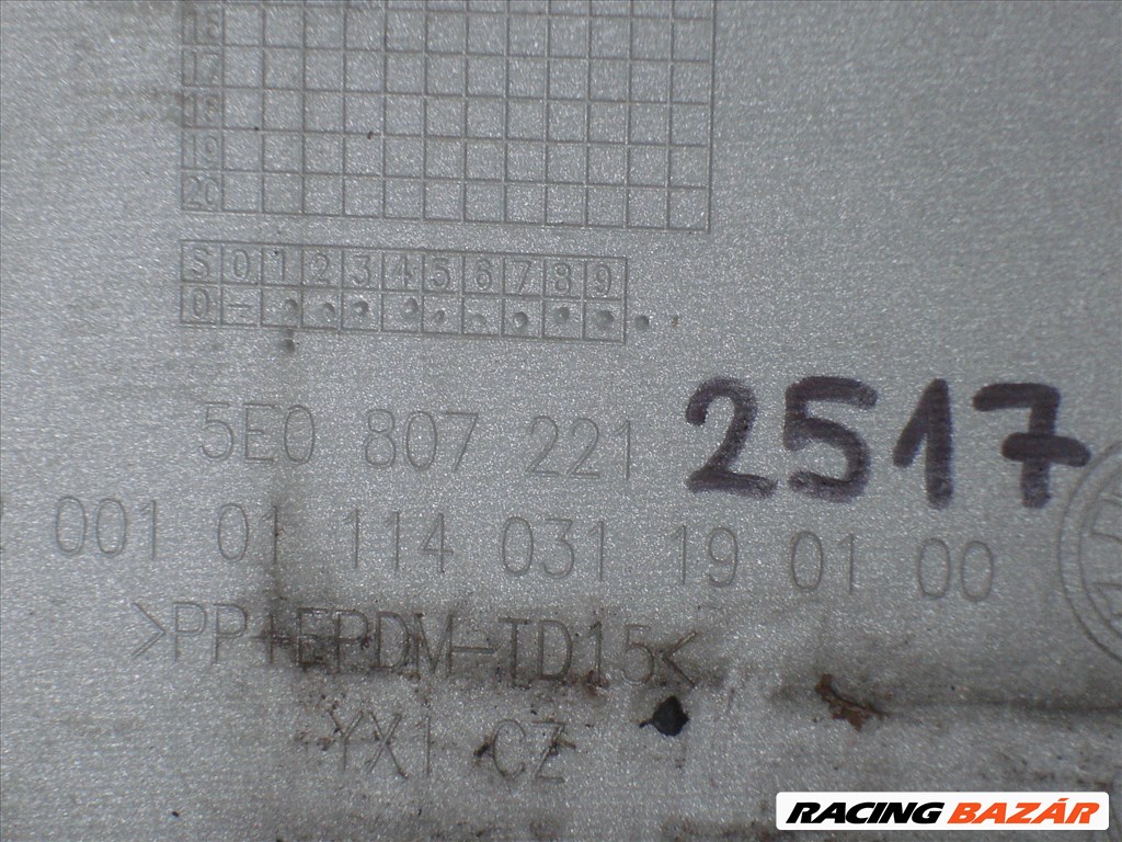 Skoda Octavia 5E radaros első lökhárító 5E0807221 2013-tól 5. kép