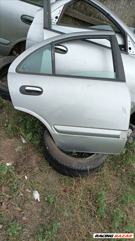 Nissan Almera Jobb hátsó ajtó üvegek fix és lejáró N16 Almera Sedan 2. kép