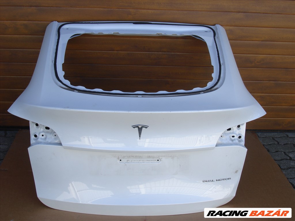 Tesla Model Y Csomagtérajtó 1493410-E0-A 2020-tól 1. kép