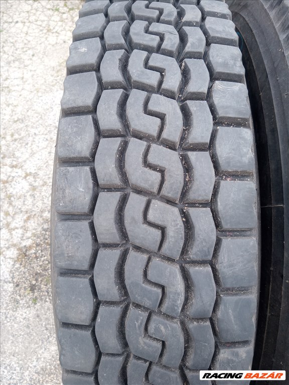 10R22,5 használt húzó gumik 10R22.5 10 r22.5 275/80R22.5 275 80R22.5 2. kép