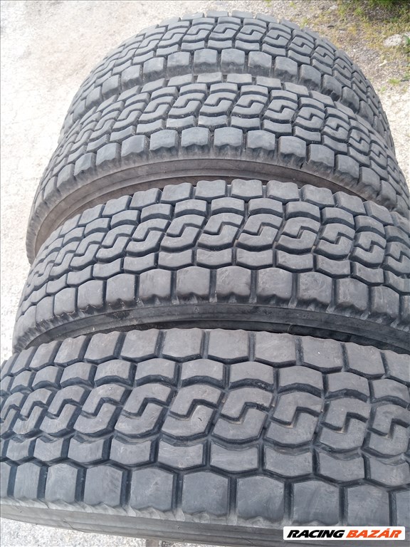 10R22,5 használt húzó gumik 10R22.5 10 r22.5 275/80R22.5 275 80R22.5 5. kép