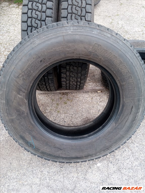 10R22,5 használt húzó gumik 10R22.5 10 r22.5 275/80R22.5 275 80R22.5 7. kép
