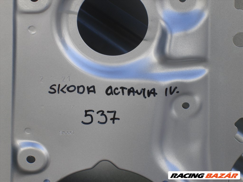 Skoda Octavia IV Kombi Jobb hátsó Ajtó 5E7833312 2020-tól 5. kép