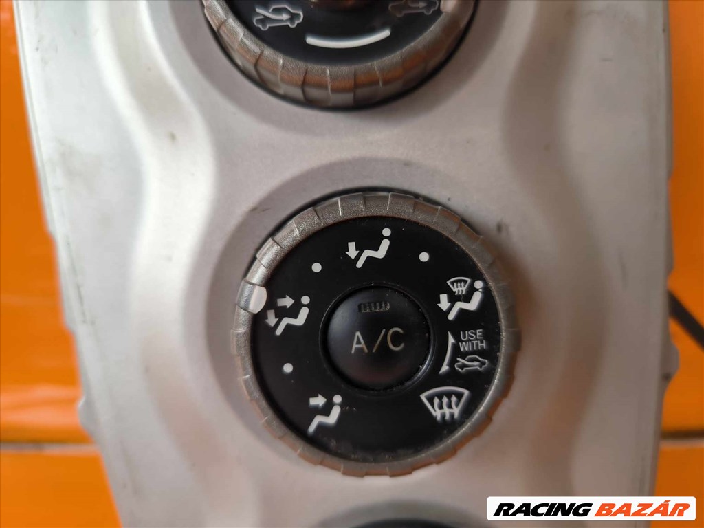 Toyota Yaris (XP90) 1.0 VVT-i fűtéskapcsoló  2. kép