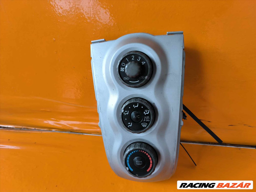 Toyota Yaris (XP90) 1.0 VVT-i fűtéskapcsoló  3. kép