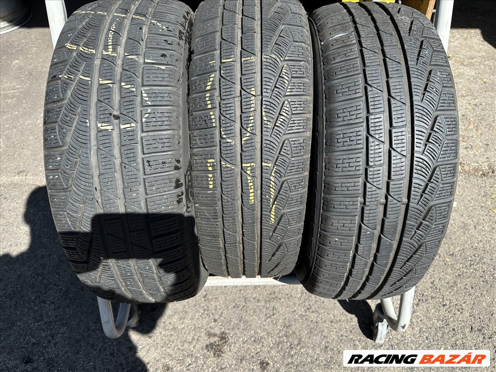 Pirelli Sottozero Winter 210 225/50 R18 6-7mm-es téligumi garnitura eladó 1. kép