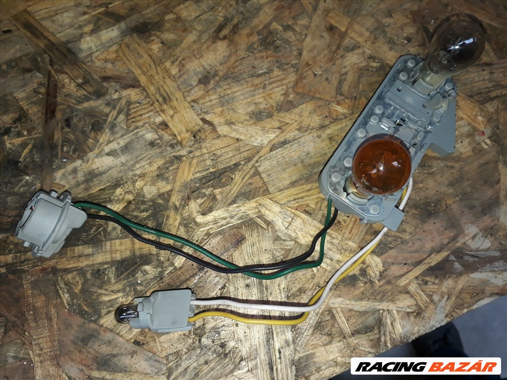 Toyota Yaris 05-10 Jobb Hátsó Lámpa Foglalat 1. kép