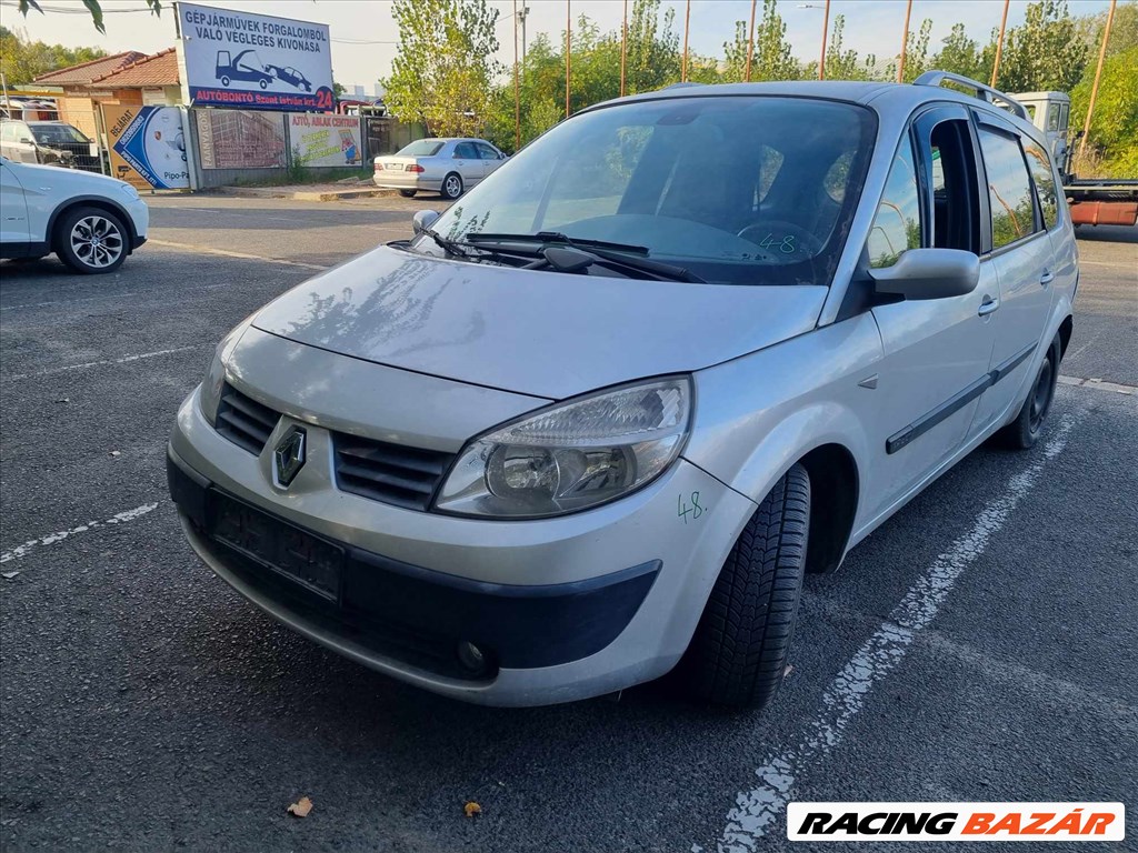 Renault Scénic II bontott alkatrészei 1. kép