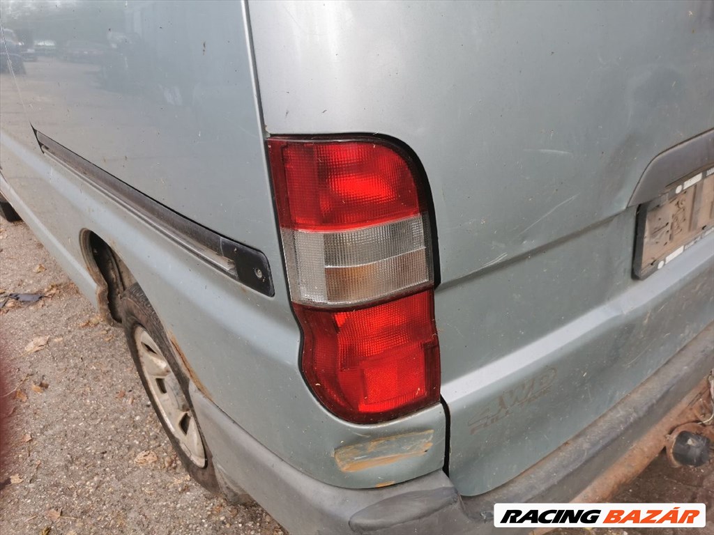 Toyota HiAce V HÁTSÓ LÁMPA 2. kép