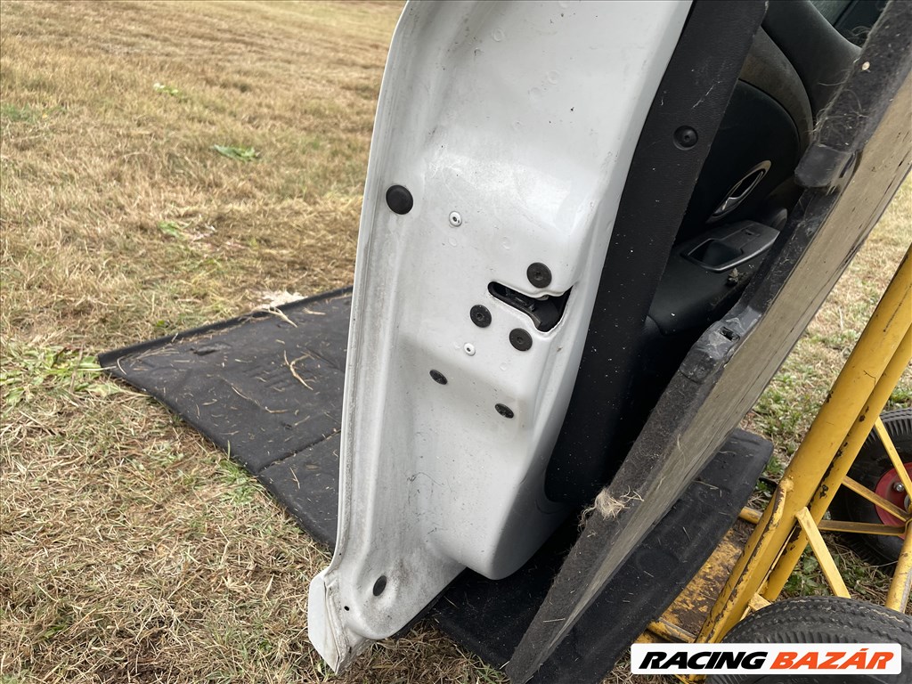 Renault Mégane III bal első ajtó  3. kép
