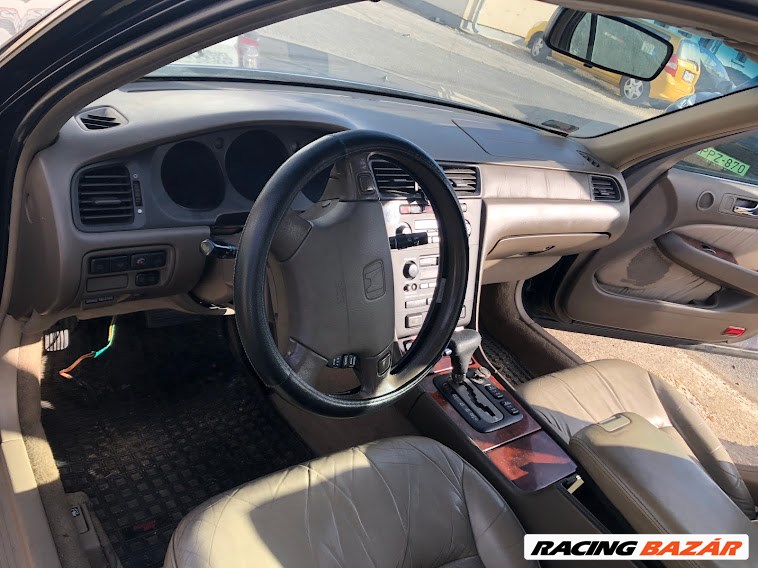 Honda Legend III bontásra egyben eladó 10. kép