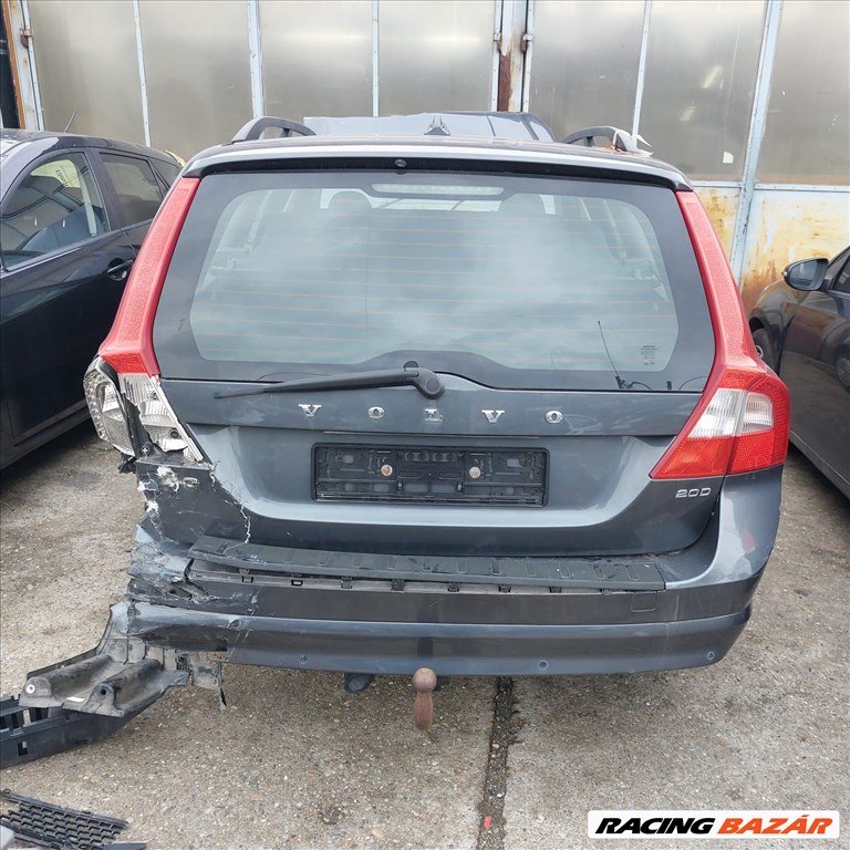 Volvo V70 bontott alkatrészei 5. kép