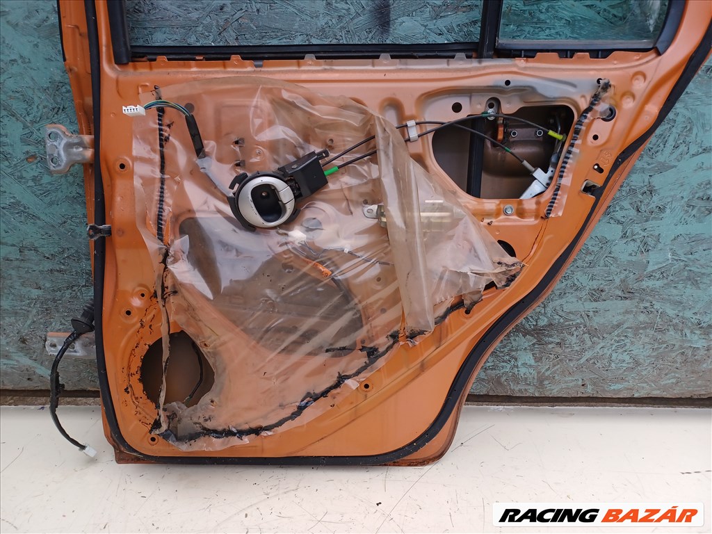 Daihatsu Trevis jobb hátsó ajtó üresen R44 4. kép