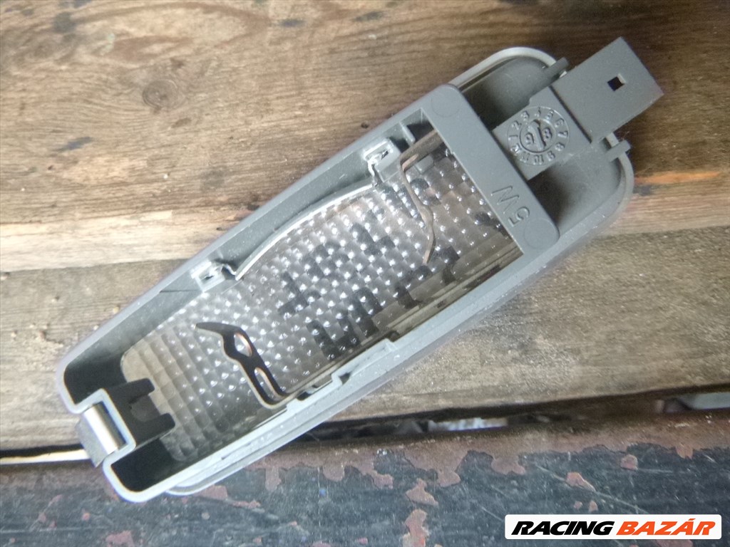 Audi A6 (C5 - 4B) 98, napellenző feletti utastér lámpa 8L0 947 105 A 2. kép