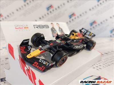 Red Bull RB19 Team Oracle F1 #1 (2023) - Max Verstappen - Bburago - 1:43 1/43 modellautó (m00805)