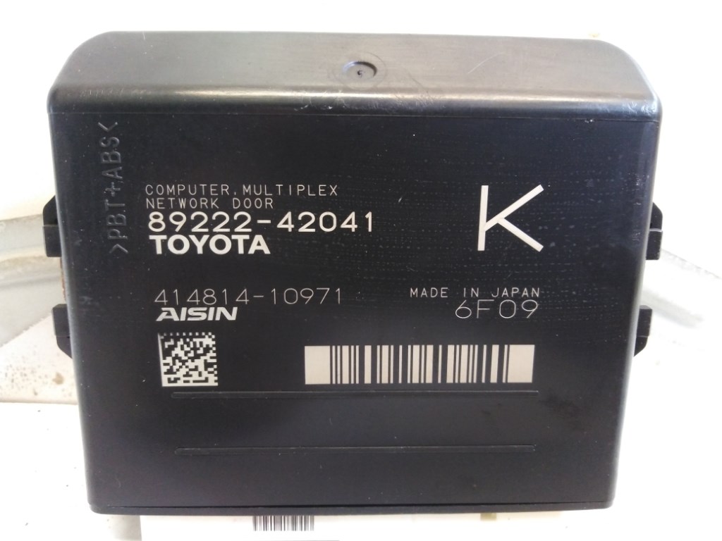Toyota Rav 4 (XA40) csomagtérajtó vezérlõ 8922242041 2. kép