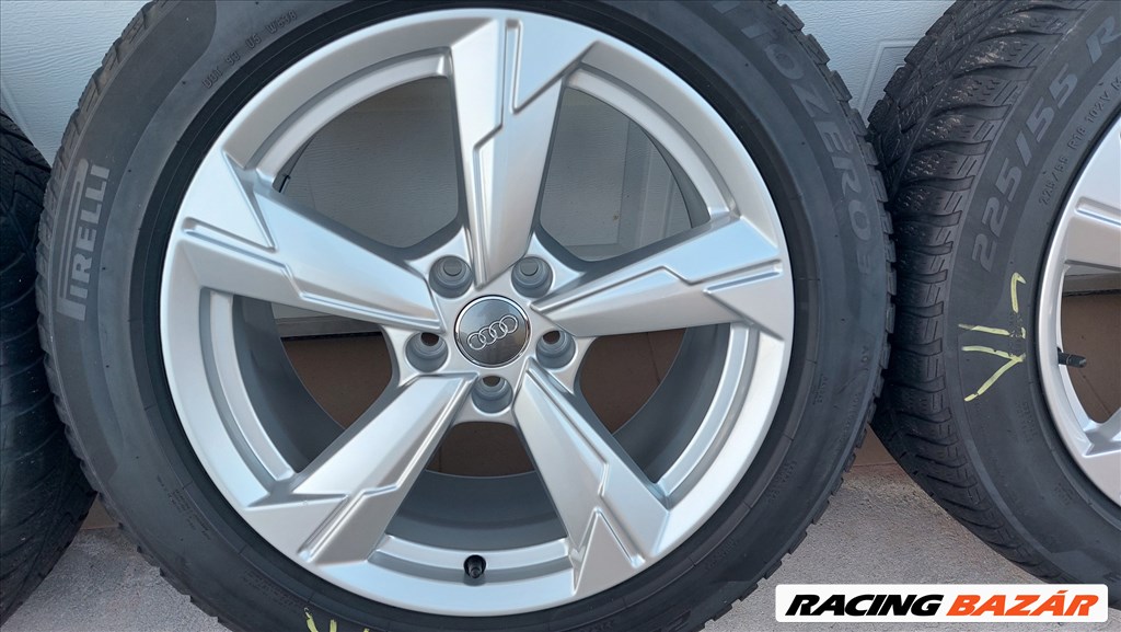  3,Gyári, Audi A6 4K C8 18"   alufelni  téli gumik Agy 66.5 2. kép