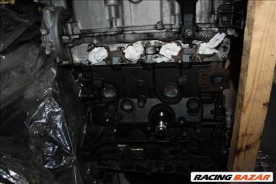 Mazda 6 (1st gen) 2.0D fűzött blokk hengerfejjel RF5C