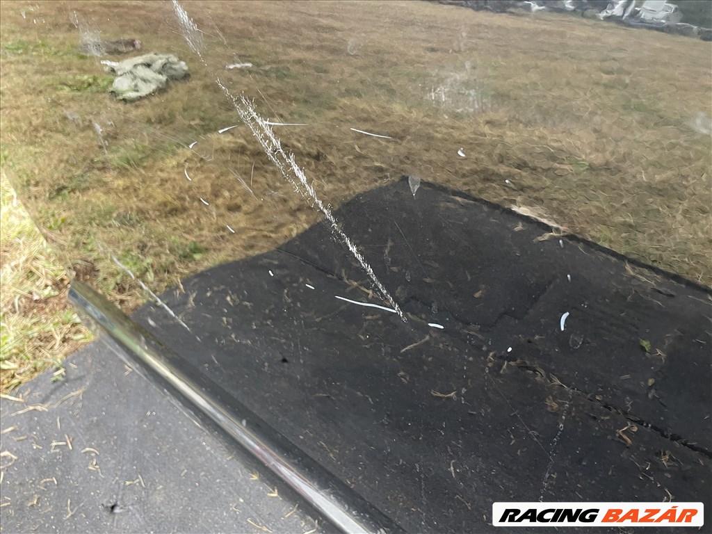 Suzuki Swift V jobb első ajtó  3. kép