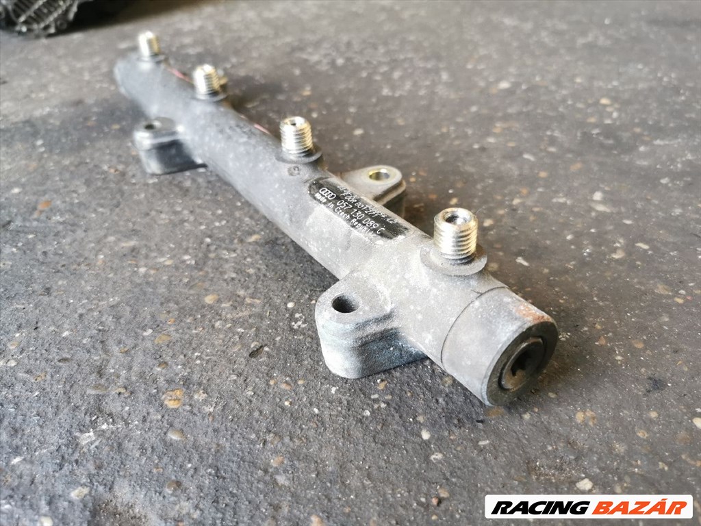 Audi A8 (D3 - 4E) 4.0 TDI quattro közös nyomócső  057130089c 1. kép