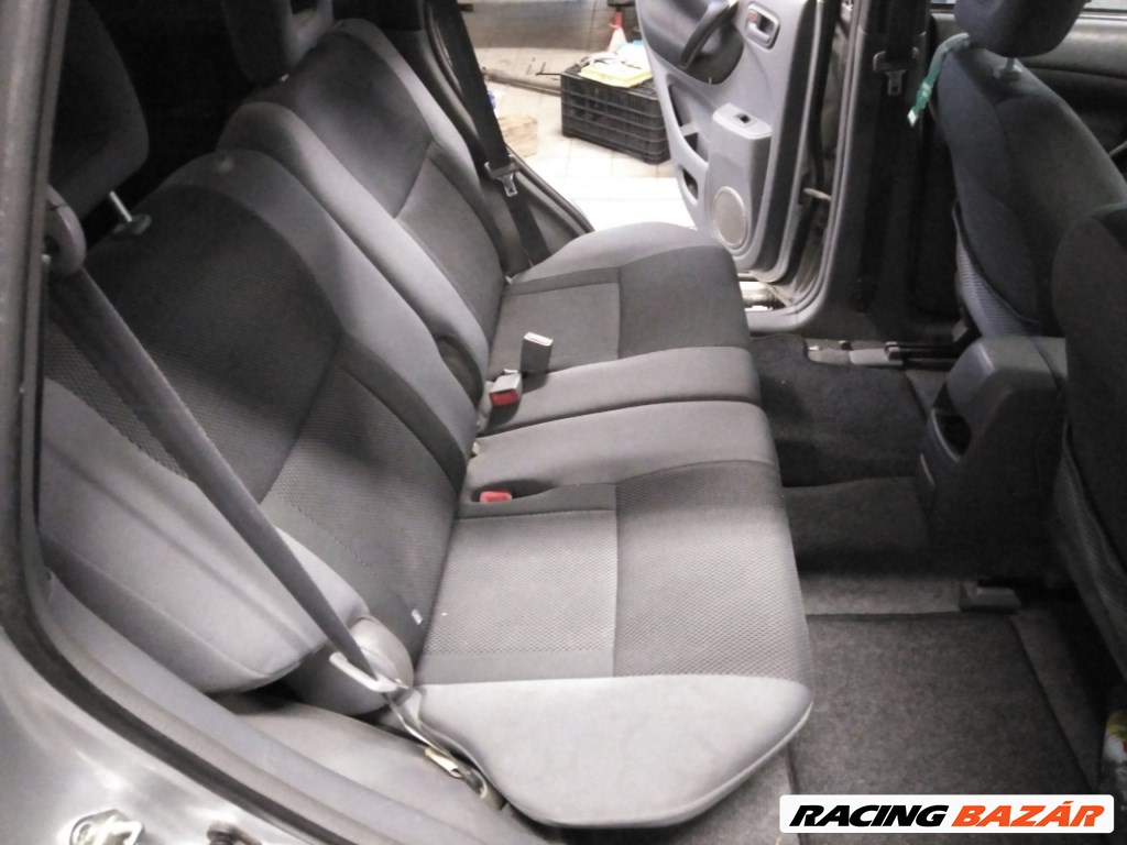 Toyota Rav 4 5 ajtós ülés 3. kép