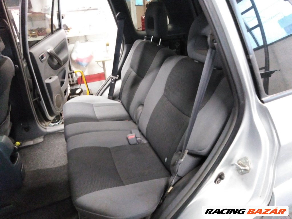 Toyota Rav 4 5 ajtós ülés 4. kép
