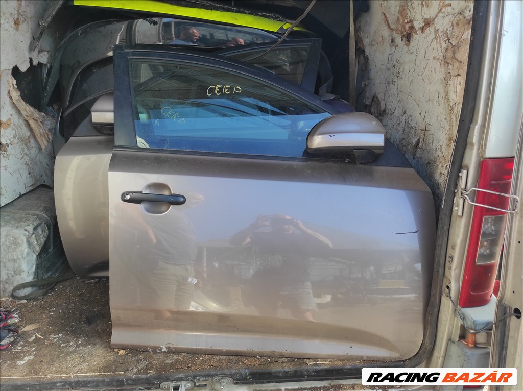 Kia Cee'd (ED) Sporty Wagon 1.4 CVVT Jobb első ajtó  1. kép