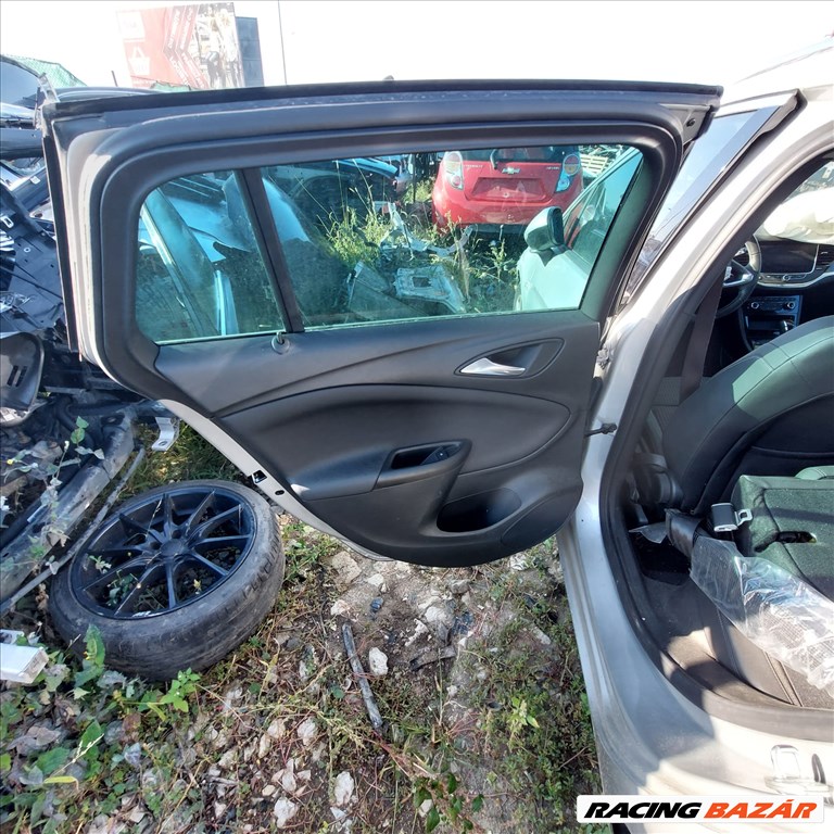 Opel Astra K bontott alkatrészei 10. kép