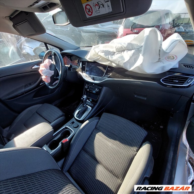 Opel Astra K bontott alkatrészei 12. kép