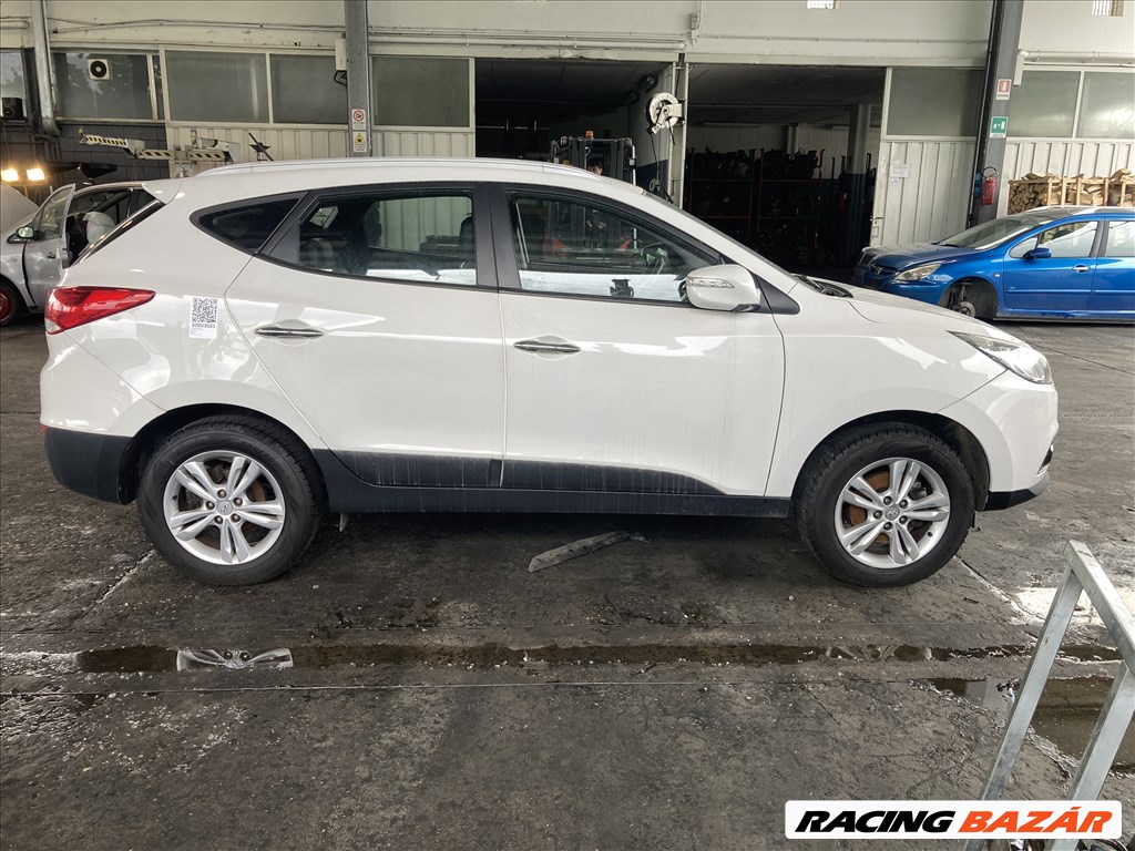 Hyundai ix35 IX35 karosszéria alkatrészek ajtó sárvédő hátfal  3. kép