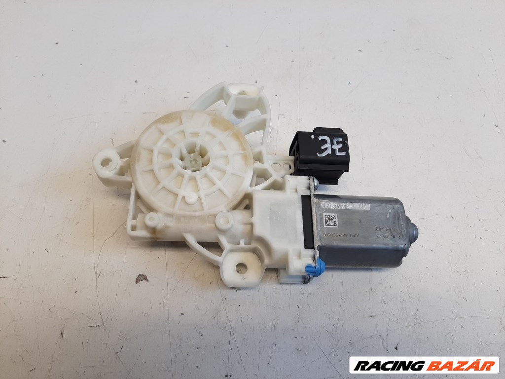 Ford Fiesta jobb elsõ ablakemelõ motor 2. kép