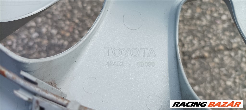Toyota Yaris II gyári dísztárcsa szett eladó! 426020D080  5. kép