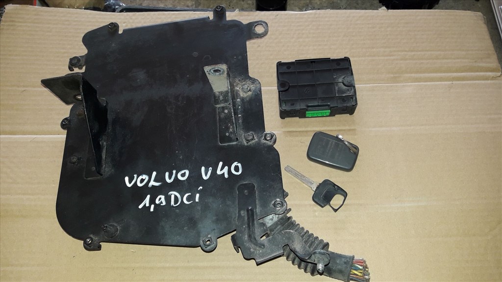 Volvo V40 Motorvezérlõ / ECU Szett 30620957 2. kép