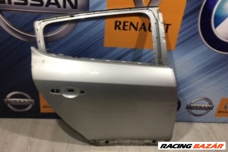 Renault Megane III kombi bontott, használt jobb hátsó beszálló oldalajtó 821003697R 1. kép