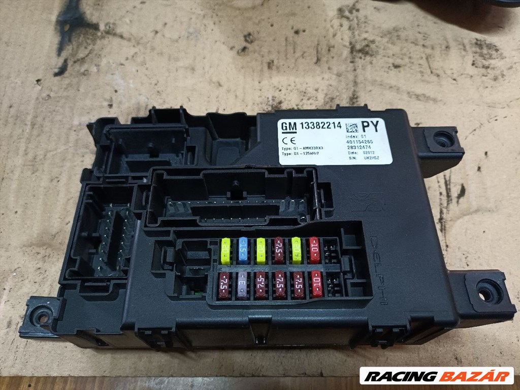 Opel Corsa D Biztosítéktábla Utastér 13382214 3. kép