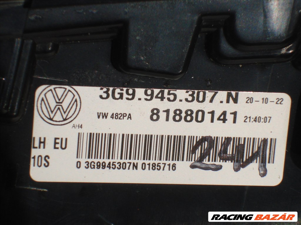 VW Passat B8 Facelift Kombi bal hátsó csomagtérajtó Led Lámpa 3G9945307N 2019-től 5. kép